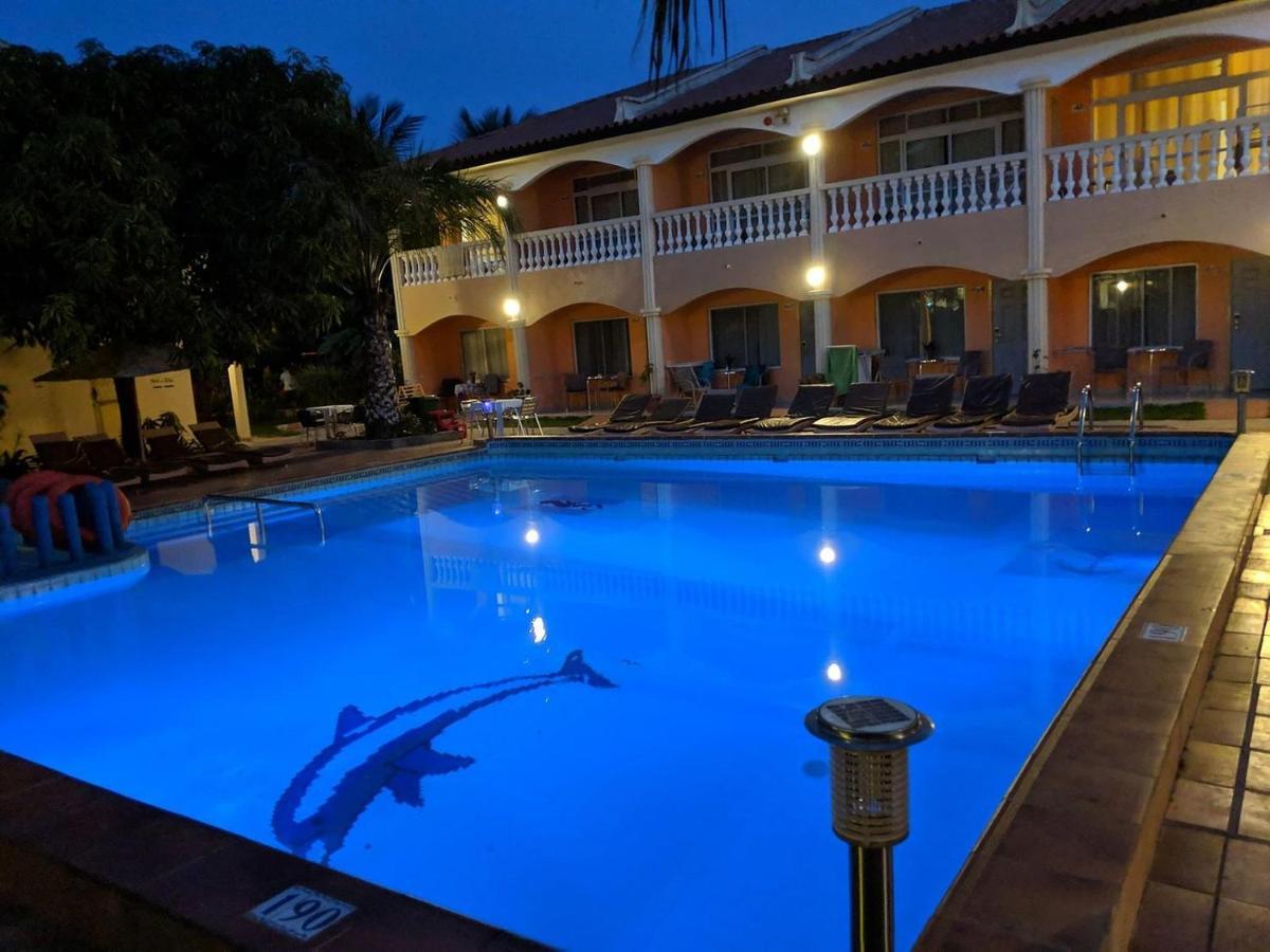 Cape Point Hotel Bakau Exterior photo