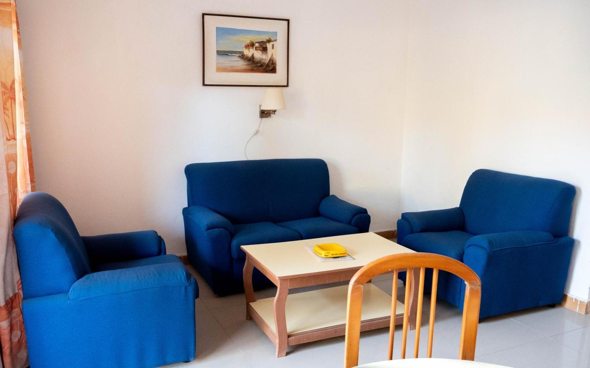 Cape Point Hotel Bakau Exterior photo